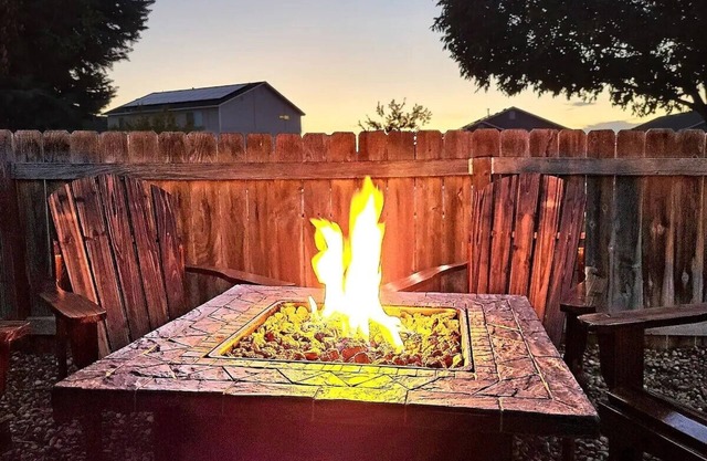 ⭐Badminton/Volleyball net⭐️100Mbps⭐️3 TVs⭐️15min→Indian Creek Plaza⭐2600ft² ⭐nn