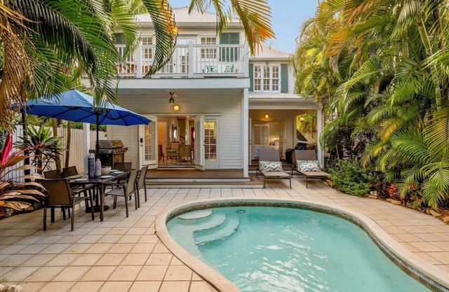 *BAHAMIAN BAMBOO @ THE ANNEX* Chic Home By Duval & Beach + LAST KEY SERVICES.