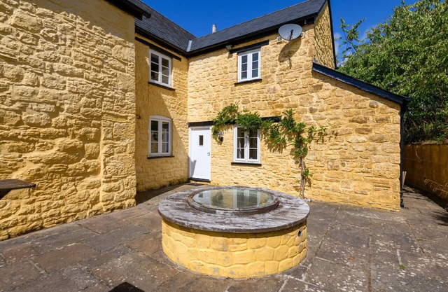 Bailey Glace Farmhouse