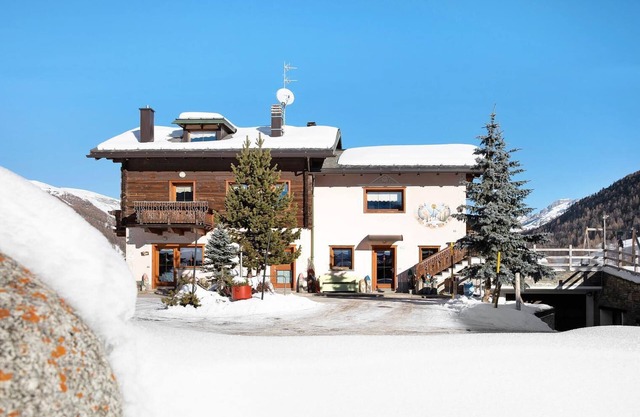Baita del Sole Appartamento 1 with Mountain View, Wi-Fi, Terrace & Garden
