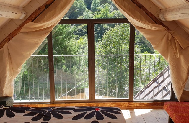 Baita la Travers- Typical renovated Alpine hut with courtyard and outdoor patio