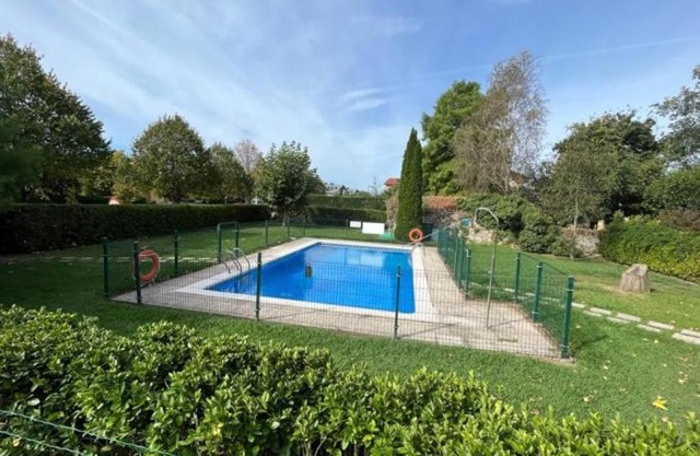 Bajo con Jardin y Piscina!