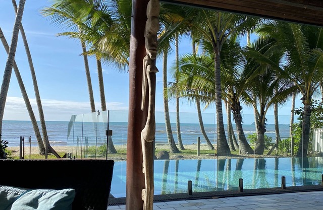 Bala Beach House on ABSOLUTE Beachfront