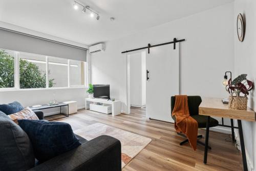Balaclava Urban Retreat