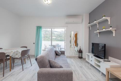 Balcon de la Mina Suites - AirCon and Terrace with views