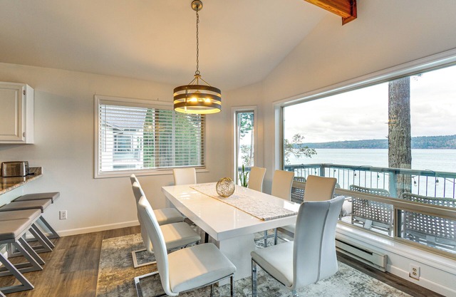 Balcony w/Bay Views: Family Gem in Port Townsend
