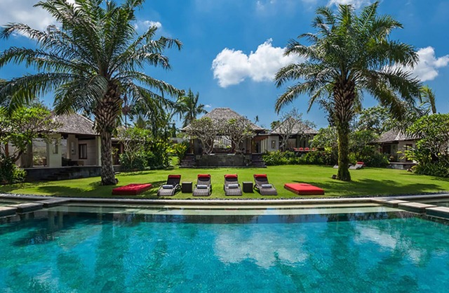Bali Villa 1022: Your Private Oasis with Pool & Serenity