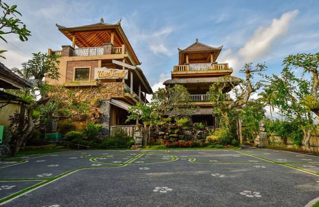 Balinese Style! 1BR Double Room in Karangasem