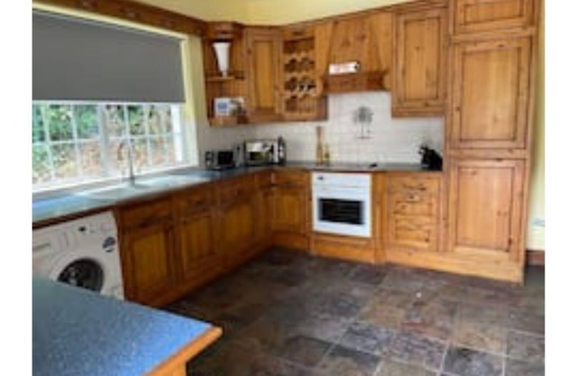 Ballinderry Station Cottage - luxury stay.