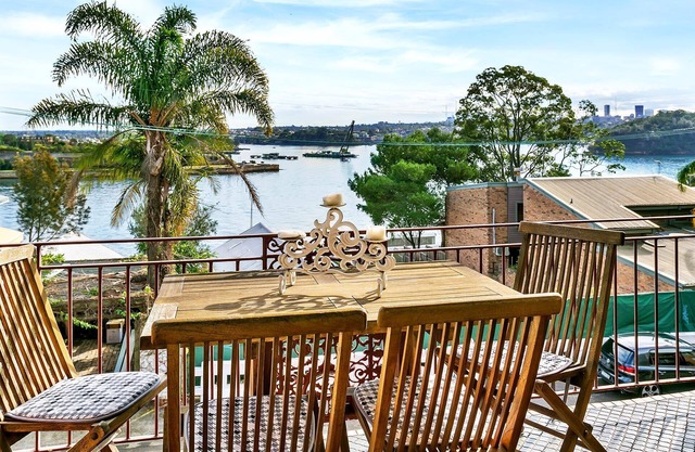 Balmain - CLIFT Clifton Street - Charming 1BR with Harbour Views Parking in Balmain East