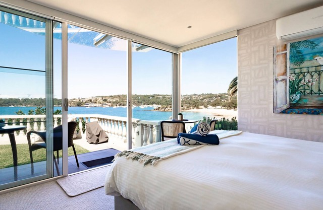 Balmoral Beach Beauty - DIRECT BEACHFRONT romantic getaway