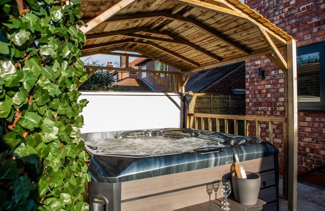 Balmoral House - Group Hot Tub getaway