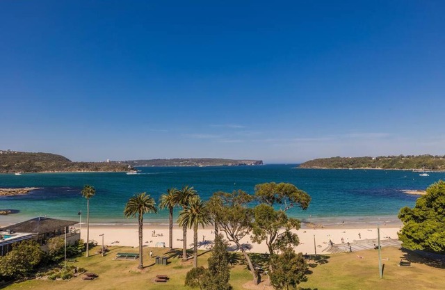 Balmoral Sands - Landing in Paradise