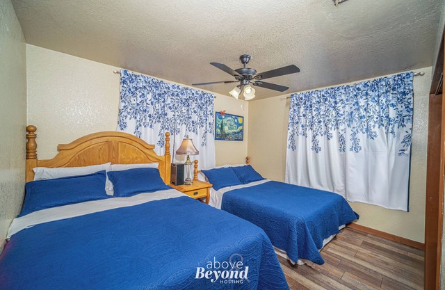 Balmy Blue Beachy Bungalow (Minutes from the Water)