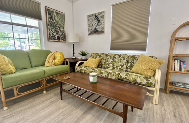 Bamboo Beach House-Downtown Sarasota, 5 min to beaches. DOG friendly