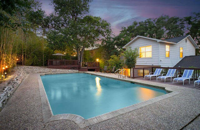 ~Bamboo Oasis Relaxing Hot Tub Family Time~ Get to Anywhere in SA in 20 mins!