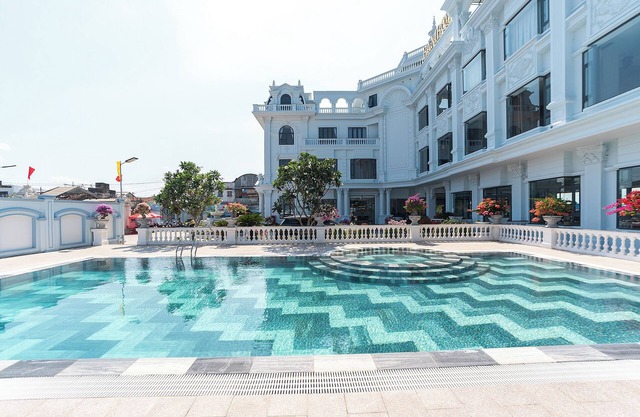 Bamboo Riverside Boutique Hotel