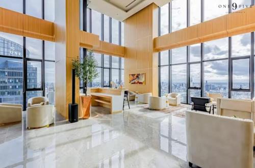 Bangkok Center Elite 1BR Condo Asoke MRT