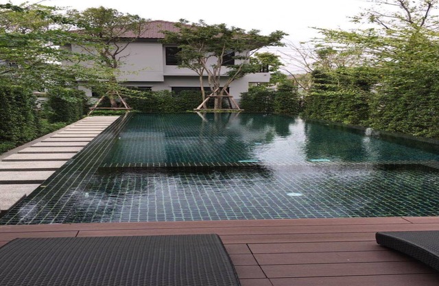 BANGKOK LIFE happines