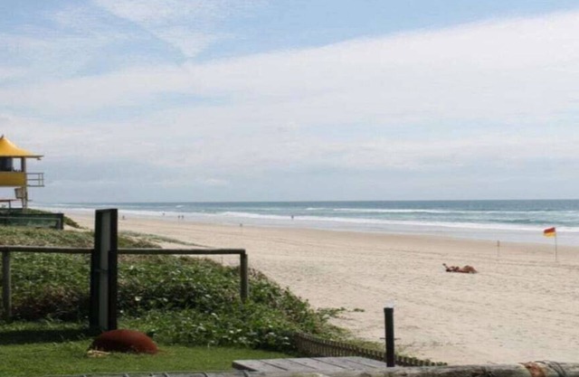 Banksia Apartments, walk to the beach