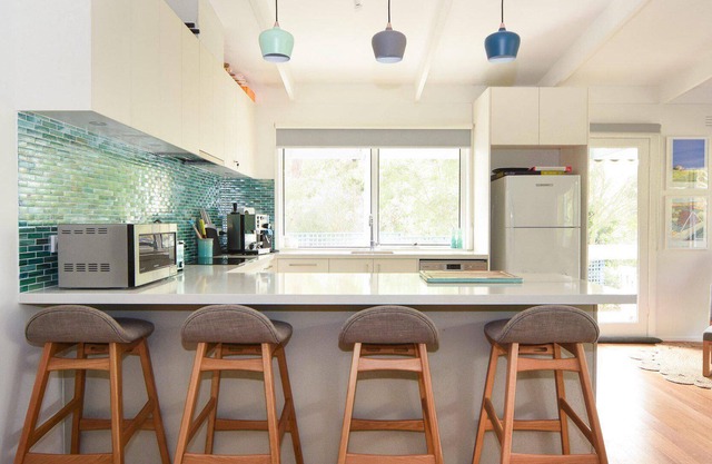 Banksia on Blake - Quiet location, short walk to beach & fenced yard