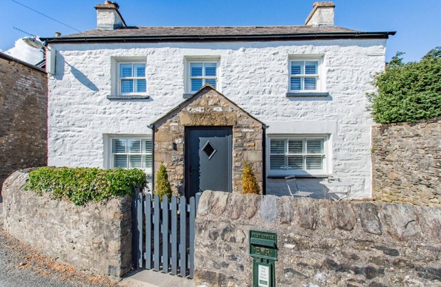 Barbon Cottage - Two Bedroom House, Sleeps 4
