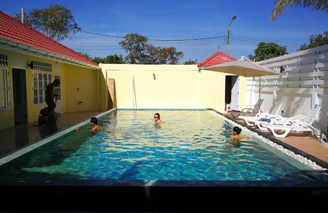 Barefeet Naturist Resort