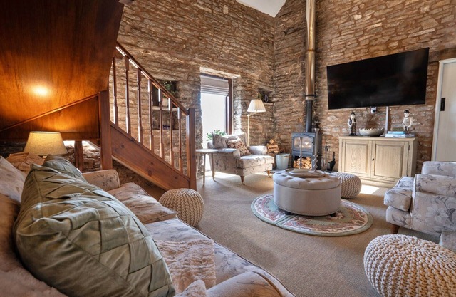 Barn in Peak District with Countryside Views