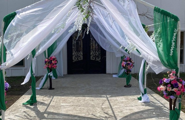 Barn Style Venue for 200 with Lodging for 22 Guests
