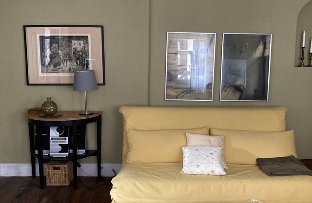 Baroque apartment (110sqm) on the 1st floor for 4 people