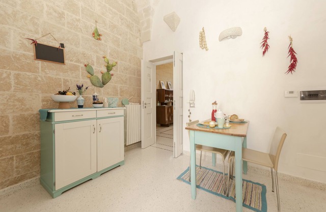 BAROQUE HOUSE VERNOLE