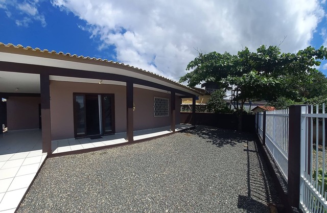 Barra Velha/Itajuba beach house, close to beaches and access to the island.