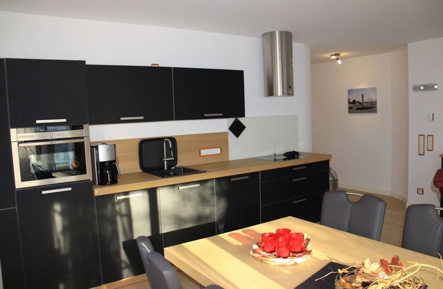* Barrier-free apartment on the ground floor, 2 bedrooms., + Quiet location (dead end)