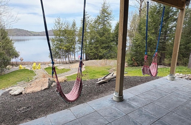 Barry’s Bay 5 bedroom , beautiful sunsets, private Beach, Hot Tub and Sauna