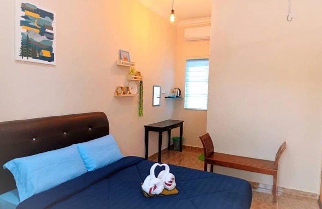 BASAR HOUSE SUITES RHU 10/PENARIK