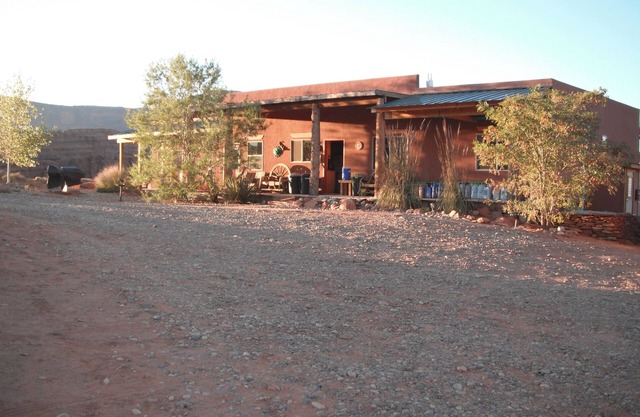 Base Camp Adventure Lodge, King Bed, View of River