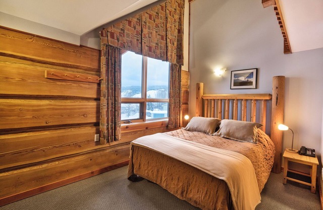 Basecamp Lodge Golden 