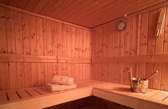 Basement apartment with private sauna (incl.)