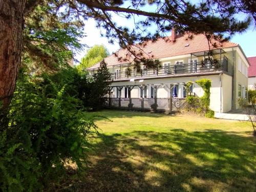 Basic Apartment ruhig gelegen mit Terrasse und Parkplatz - 2 Schlafzimmer