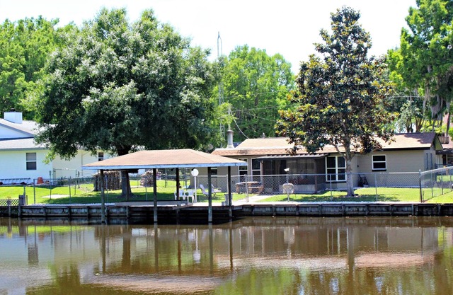 Bass Fishing Vacation Rental - Lake Istokpoga - Fisherman Welcome!