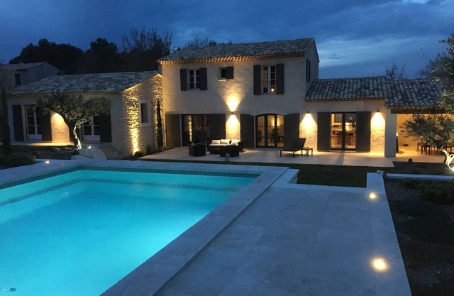 Bastide provençale 12 pers with swimming pool, 2 steps from Saint-Rémy-de-Pce