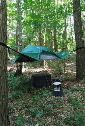 Baumzelt mitten im Wald bis 180kg
