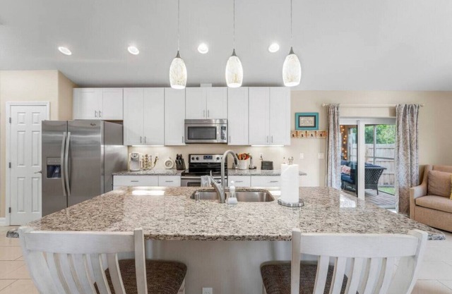 Bay Area Oasis: Luxury Retreat near Siesta Key Beach