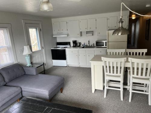 Bay Colony Retreat