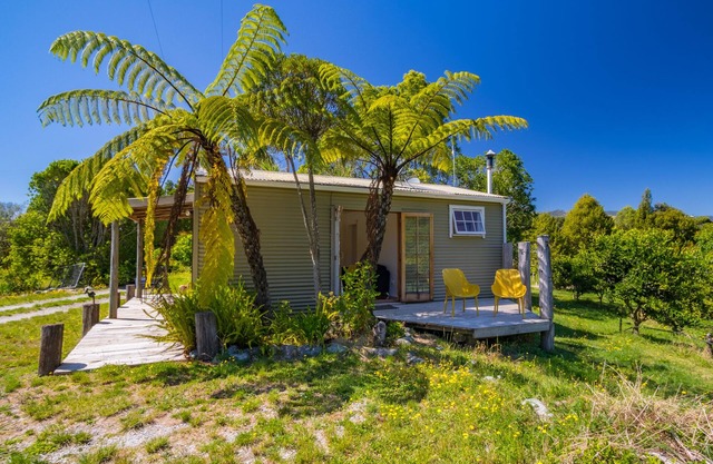 Bay Cottage - Takaka Holiday Unit