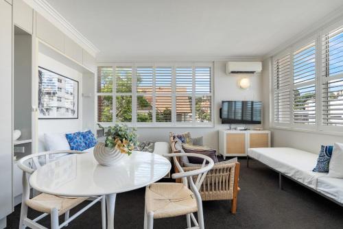 Bay Court Ii -spacious Studio Next To Hayes Beach