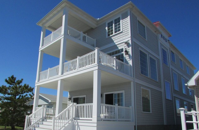 Bay Front Luxury Home 7 Bed 6.5 Baths 4200sq Sleeps 14