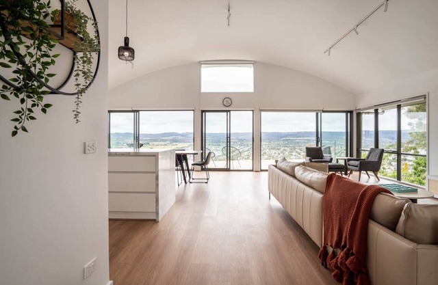 Bay Horizons Grand Panoramic Coastal Escape