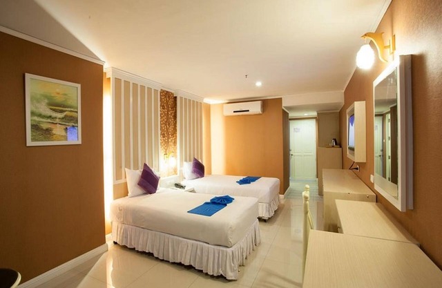 Bay Hotel Srinakarin