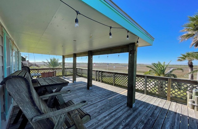 Bay House- Excellent Fishing House With Large Lighted Pier At The Caney Creek "Y